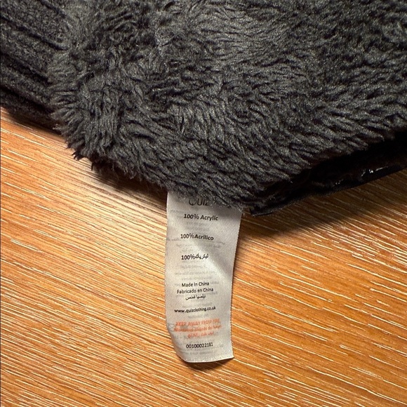 Black Knit Beanie with Faux Fur Pom - Picture 3 of 3